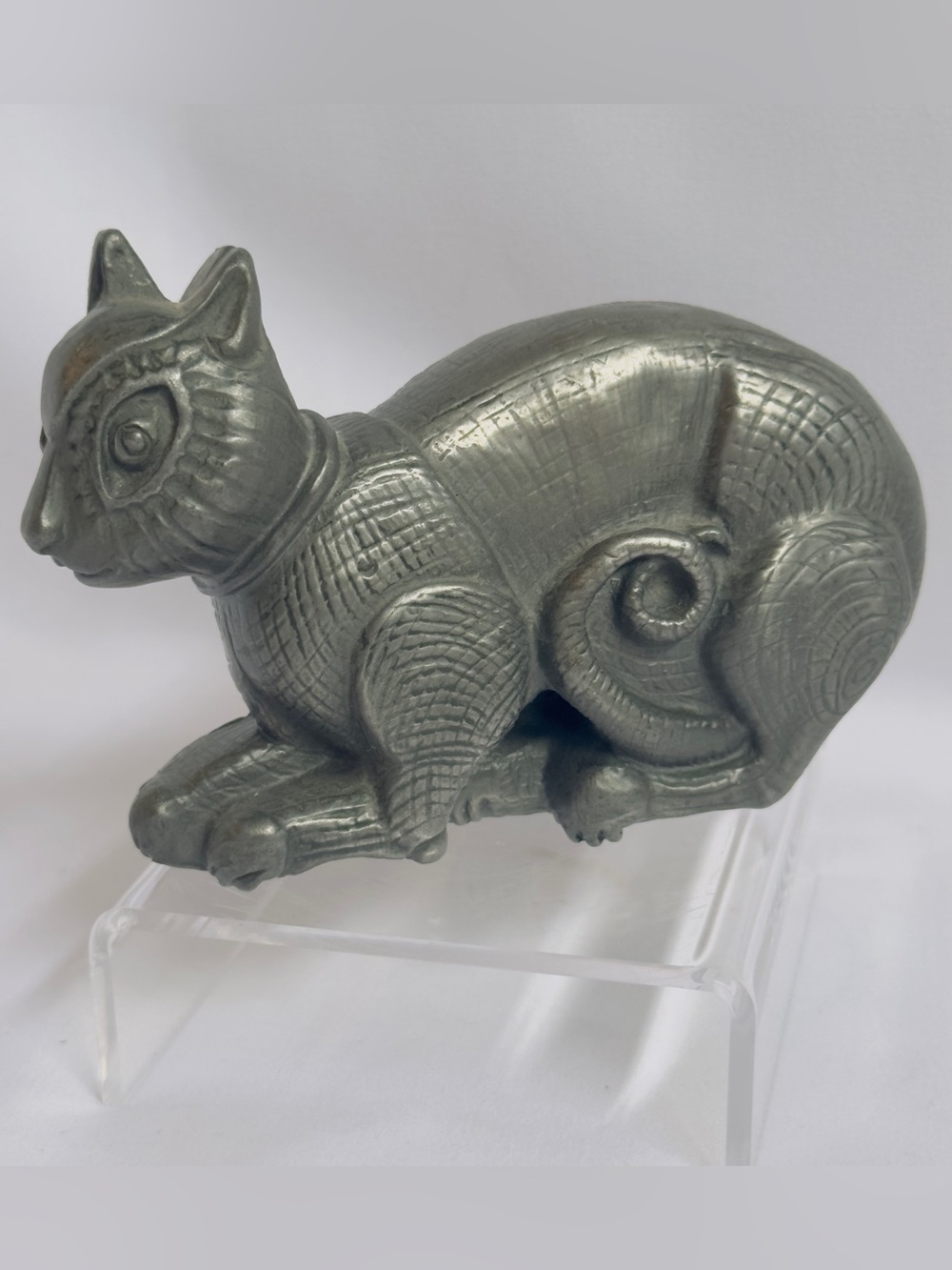 Wild Goose Studio Flat Back Cat Figurine Sculpture Paperweight Plaque from the